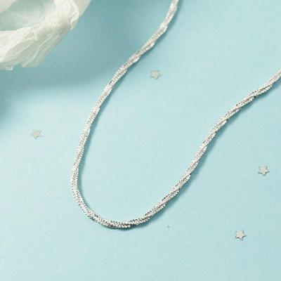 Starry Sky Sparkling Nude Choker: Simple Hemp Rope Clavicle Necklace for Women