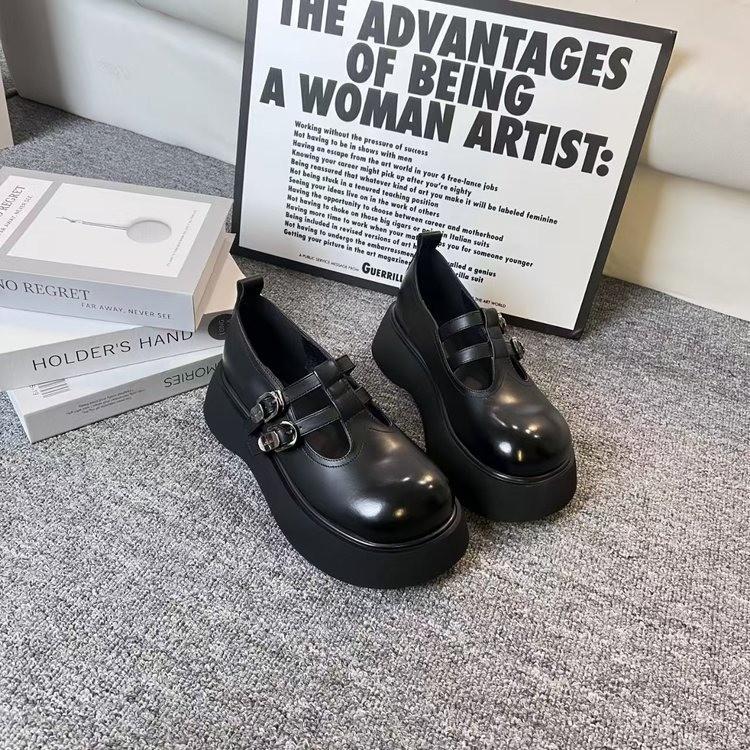 

Туфли Мэри Джейн в стиле ретро от Gu Yunshu, женские, весна 2025 г., новые туфли на платформе с одним словом и пуговицами, полые, маленькие кожаные туфли в студенческом стиле 35 чёрный
