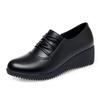 Scarpe da lavoro in morbida pelle nera Scarpe con zeppa singola da donna di grandi dimensioni Scarpe casual con tacco alto in morbida pelle antiscivolo possono essere indossate per lavorare
