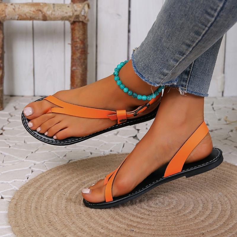 Ciabatte alla moda europee e americane taglia grande a fondo piatto da donna nuovi modelli di tendenza per il commercio estero punta rotonda scarpe da spiaggia all'ingrosso
