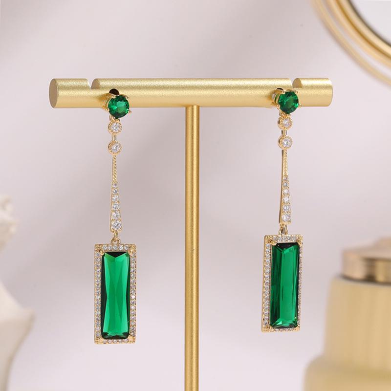 

Zhongxing Emerald Luxury Design Zircon Earrings: Long, Simple, Stylish Studs