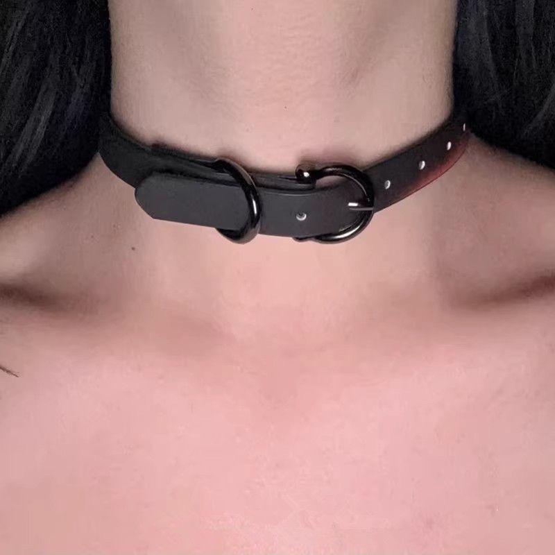 Temperature-sensitive Color-changing Pineapple Red Gun Black High-end Subculture Leather Collar Neck Chain