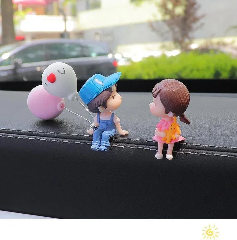 Dekoracja Samochodu Urocza Kreskówkowa Para Figurki Balon Ornament Akcesorium na Deskę Rozdzielczą do Wnętrza Samochodu dla Dziewczyn Prezent Artykuł