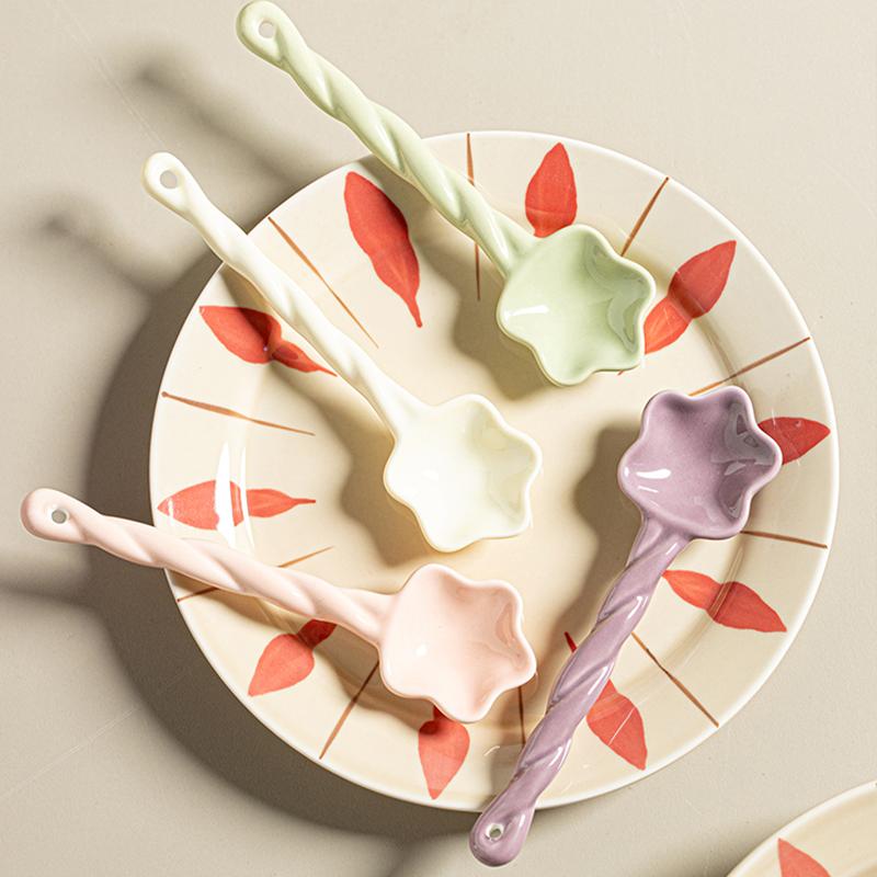 Ceramic Star Scoop Household High Aesthetic Solid New Long Handle Soup Scoop Fashion Cute Underglaze Colour Cream Wind Tableware