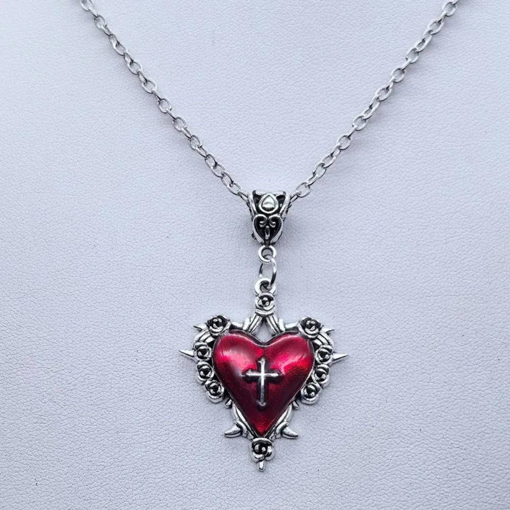 Ожерелье Сердце Уникальное ожерелье с дизайном красного сердца и шипов для тех, кто любит готические аксессуары красный