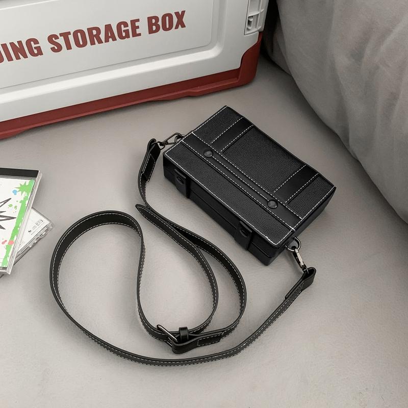 Popular ins niche bag Hong Kong style single shoulder crossbody versatile personalized men's new trendy high-end textured small square bag