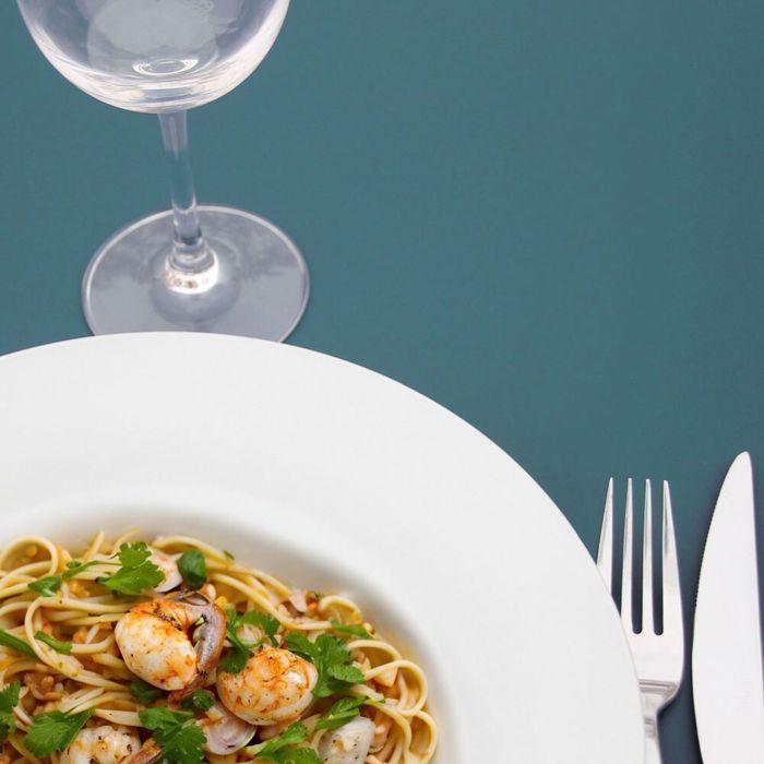 Table - Bazila - 70 x 70 cm - Bleu prusse - Bois aggloméré - Montage facile