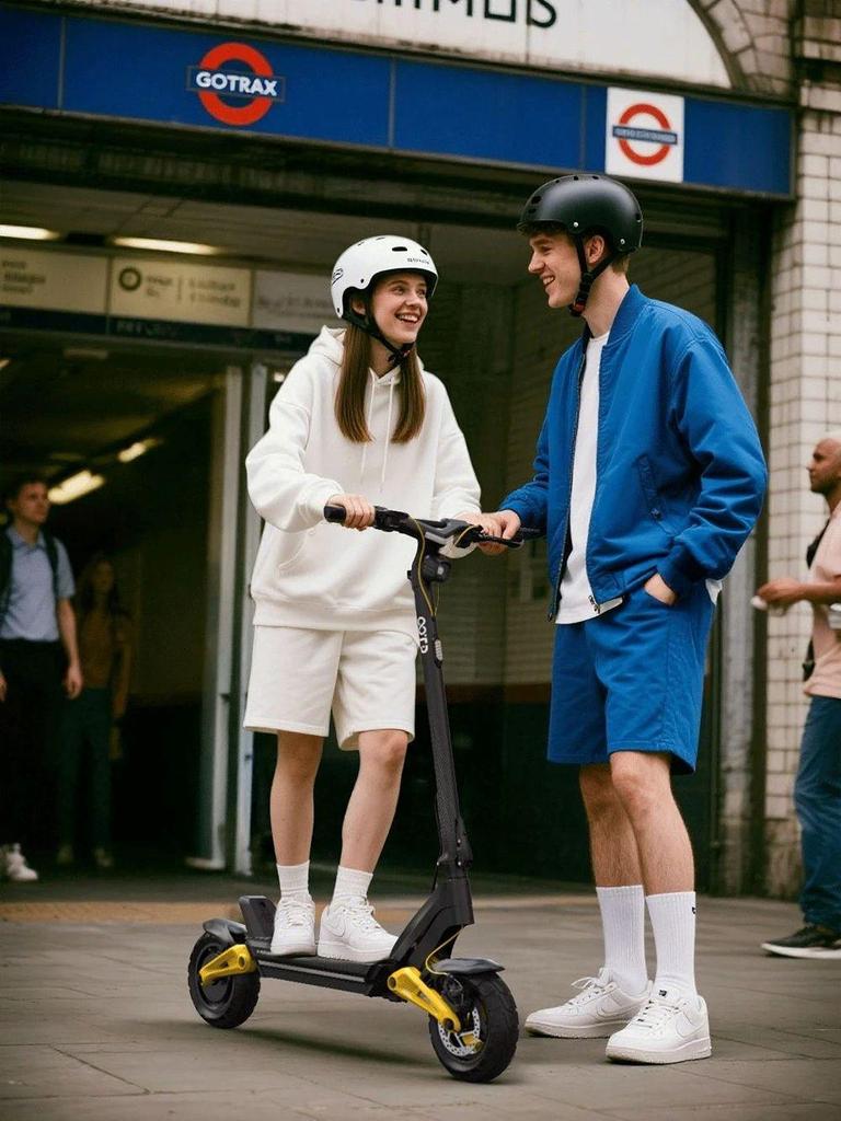 Foldable electric scooter OOTD S10, 1400W motor, 48V 20AH battery, top speed 55 km/h, cruising range 70km, 10-inch tires