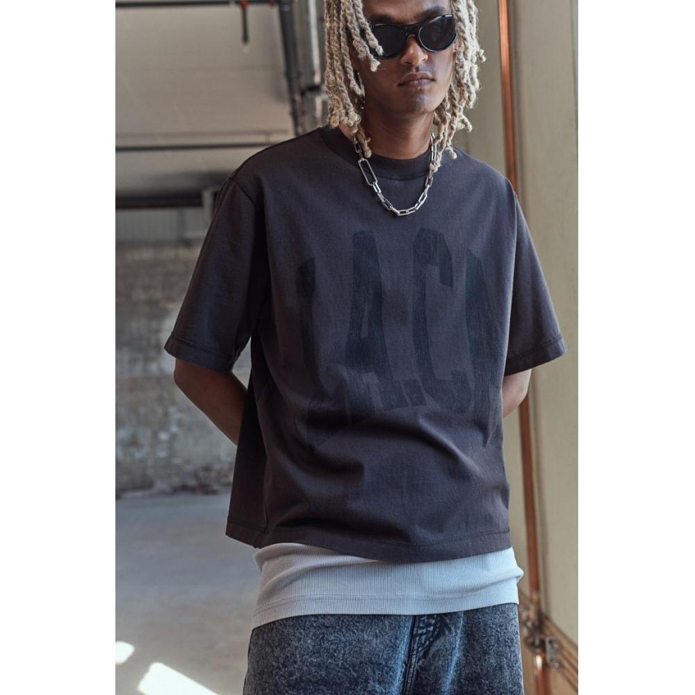 

Футболка свободного кроя HM с принтом Washed, черная S