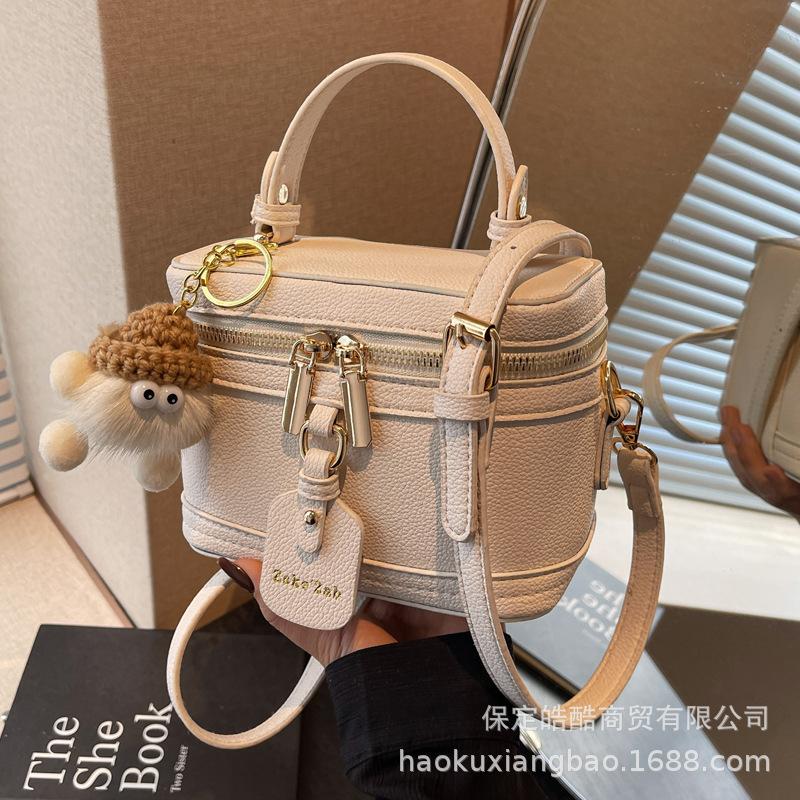 High-end Niche Bag Women's Spring and Summer 2025 New Versatile Fashion Messenger Bag Korean Version Casual Mini Bucket Bag