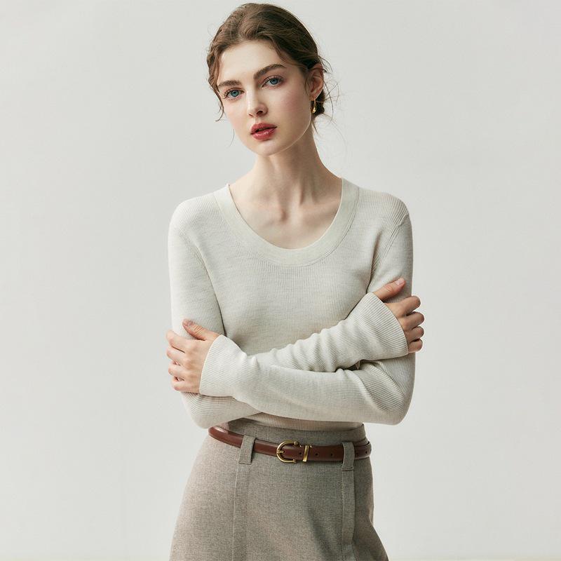 100% Wool Slim Fit U-Neck Seamless Knitted Sweater