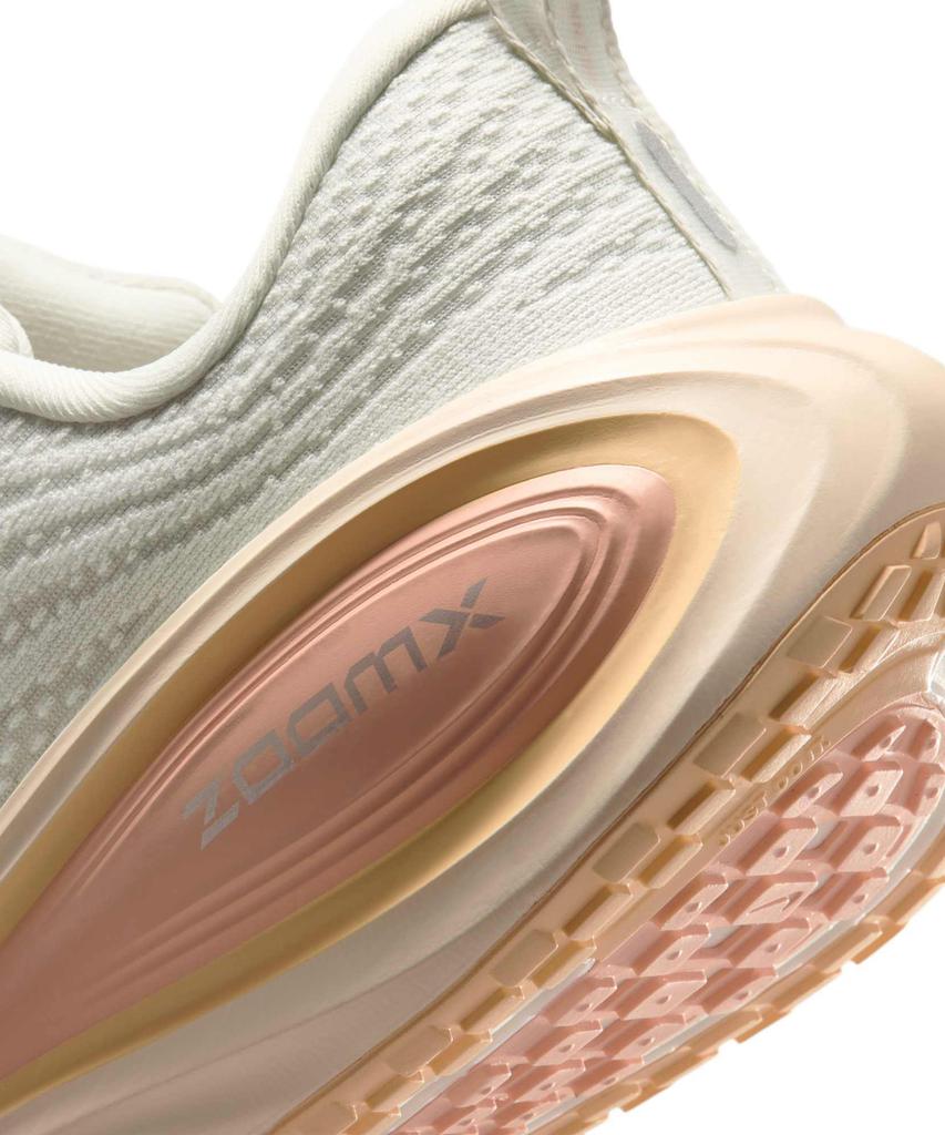 Nike Vomero Plus W - Light Bone: Arctic Orange: Ice Peach: Metallic Silver / Hv8154-012