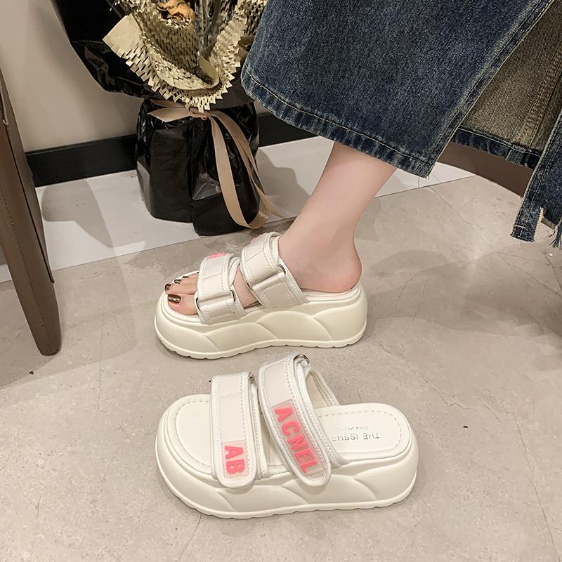 fashion Women's Thick Soled Slippers for Summer Wear Fashionable Sandals 8cm Beach Soft Outdoor Thick Soled Slippers