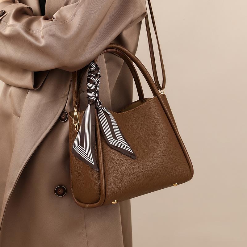 PU Leather Bucket Shoulder Crossbody Bags Black Sense of Luxury Large Capacity Commuting Bag for Women Fashion Versatile Handbag