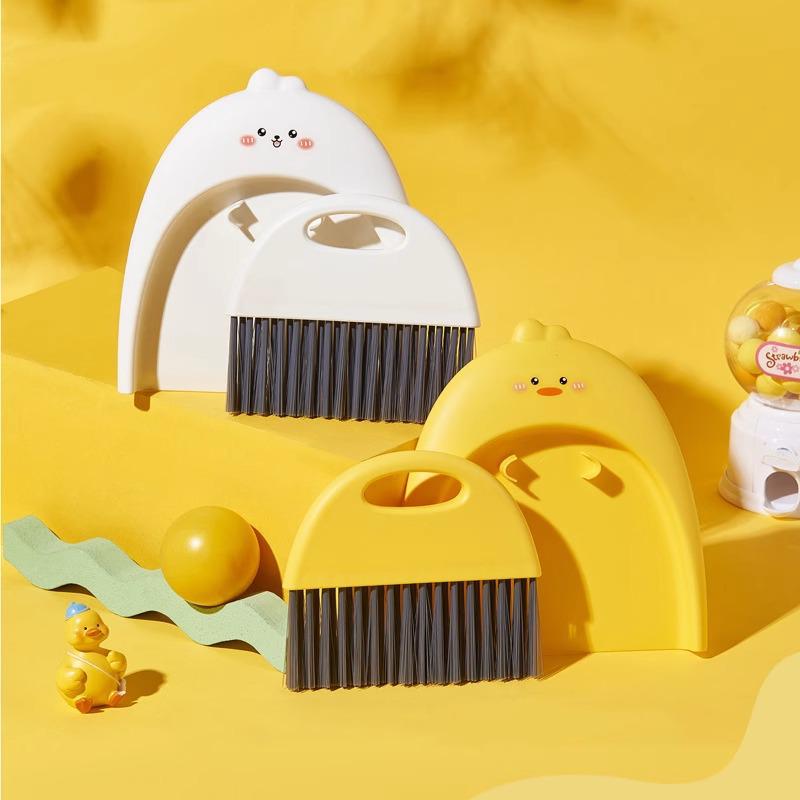 New Arrival: Compact Desktop Broom and Dustpan Set for Dorms and Beds