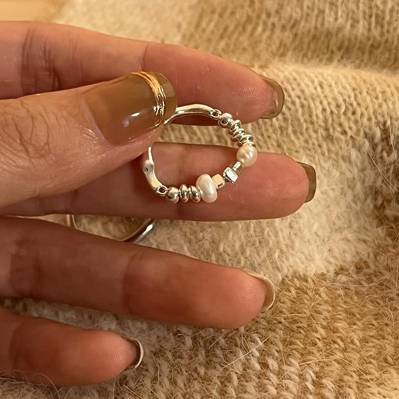 

Pearl Elegant Natural Beaded Ring For Women Featuring Adjustable Copper Design And Geometric Style For Spring 2023 Fashion