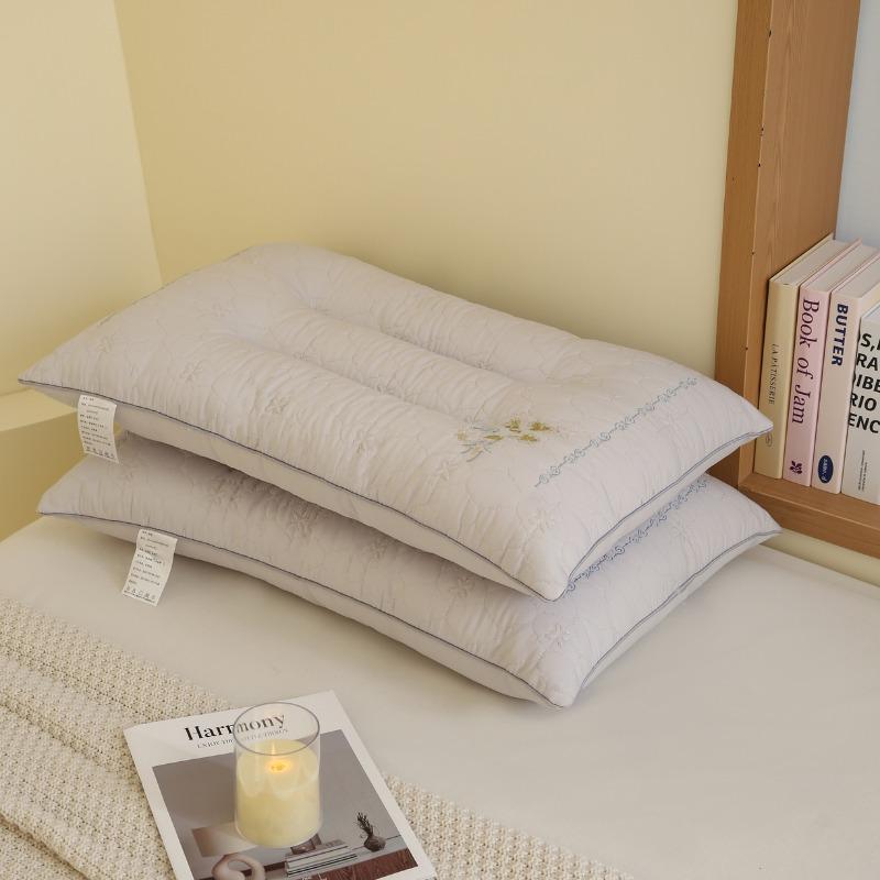 

2025 new solid color simple fashion royal grass floral sleep pillow soft fluffy comfortable pillow home 48x74cm 1pcs фиолетовый