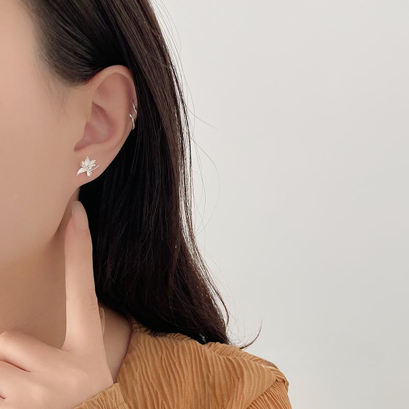 

Серьги Iris, легкие, роскошные, высококачественные, цветочные серьги, элегантный темперамент, новый стиль
