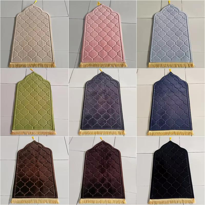 Soft Worship Kneel Travel Prayer Rug Non-slip Prayer Mat Flannel Carpet for Muslim Ramadan Embossing Floor Carpets Portable