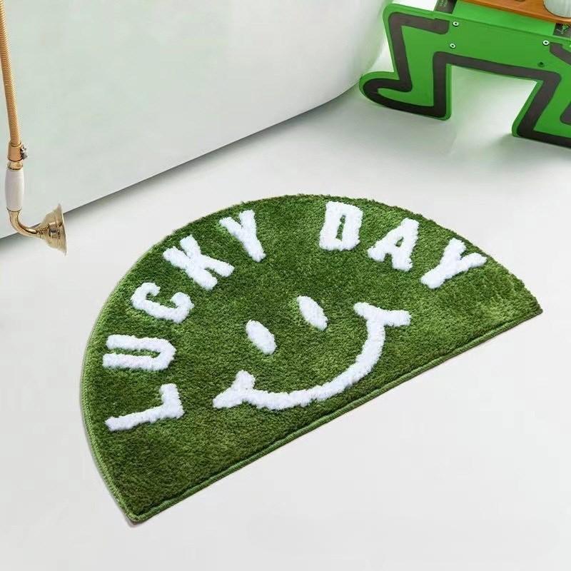 

Cartoon smiley face imitation cashmere floor mat, home entrance hall mat, bathroom entrance mat, absorbent and non slip foot mat 50x80cm19.7x31.5in