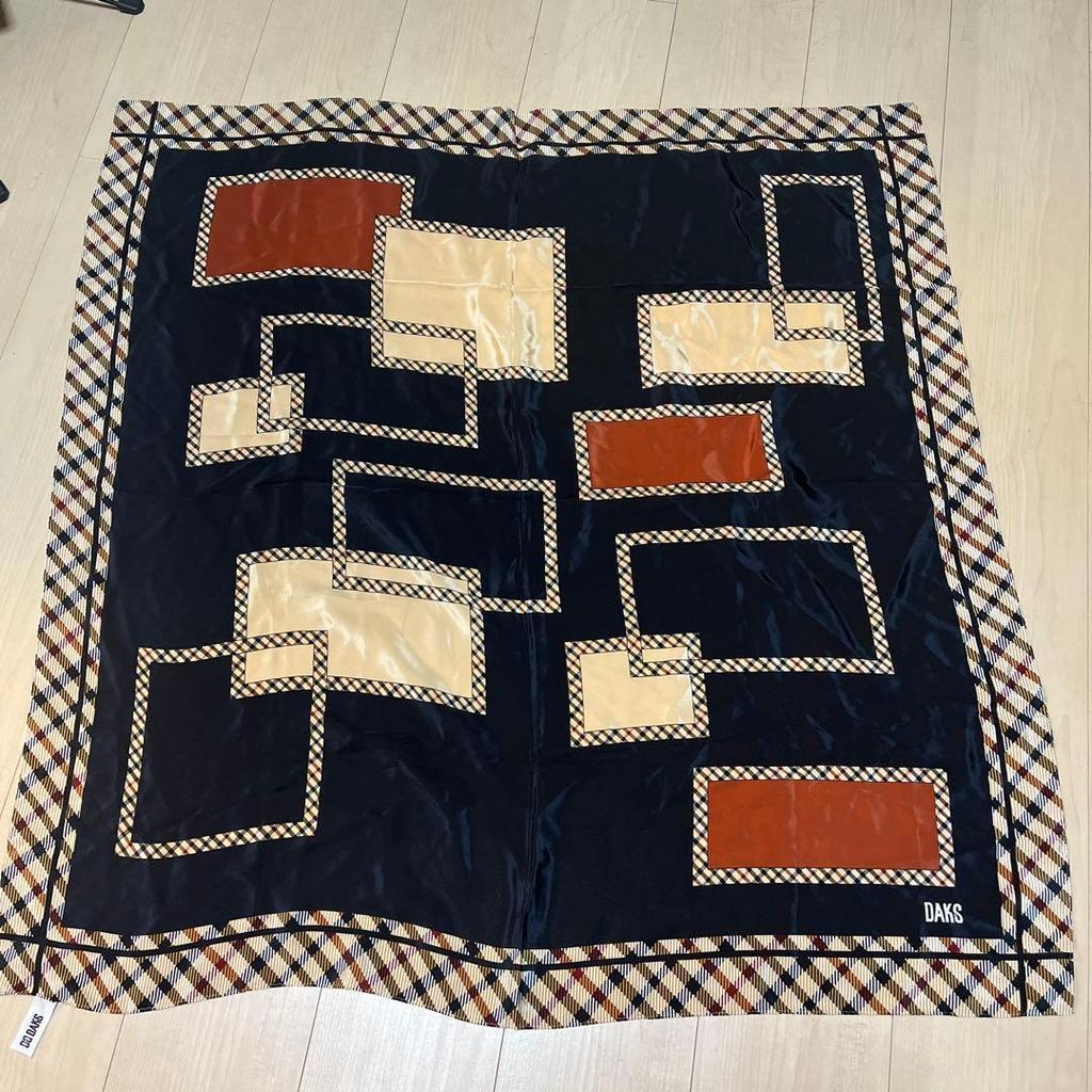 Used DAKS square scarf