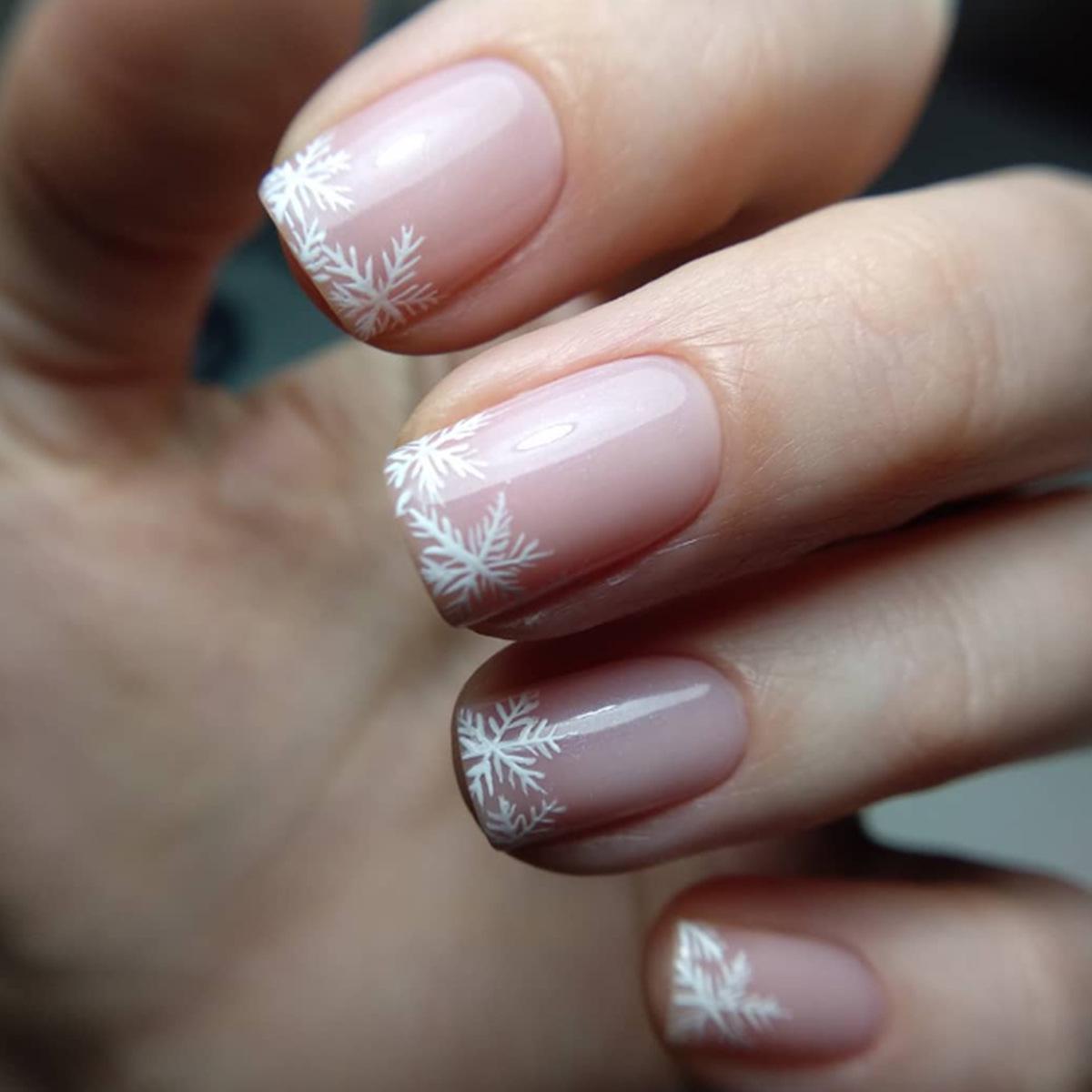 

Light Pink Snowflake French False Nails - Autumn Winter Daily Wear