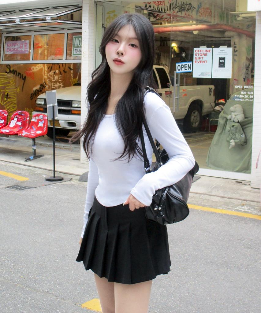 Road Road Preppy Pleated Tennis Miniskirt (Black)