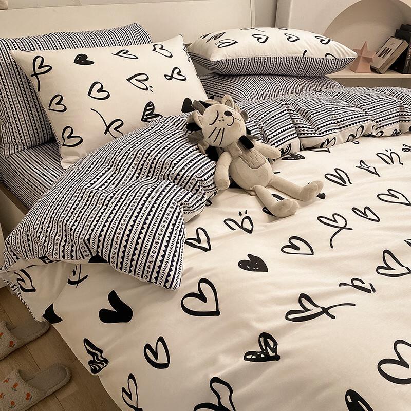 

Lilang 4-Piece Sketch Bedding Set