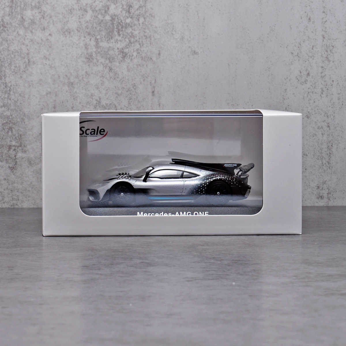

IScale 1/43 Mercedes Bezn AMG GT63 Alloy Model Car Diecast 1/64 Benz Glc SUV Off-road Car AMG ONE Toys for Boys