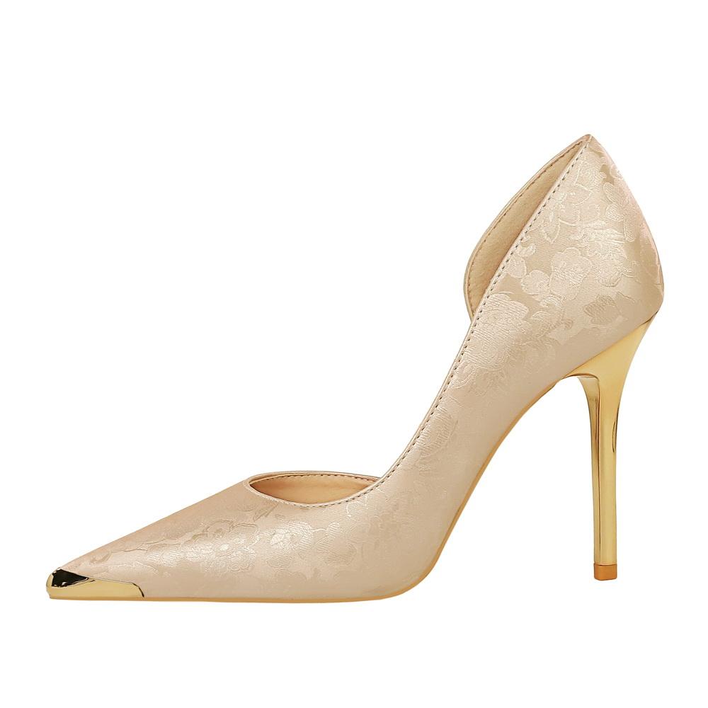 Scarpe Donna Stile Nazionale da Banchetto Tacchi Alti Tacco Sottile Bocca Bassa Laterali Vuote Raso Metallo Punta Appuntita Scarpe Singole