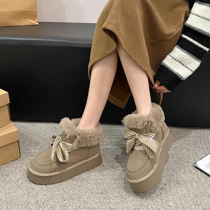 Thick-soled soft-haired snow boots for women's 2025 winter new fur integrated waterproof short boots, piled and thickened Northeast cotton shoes