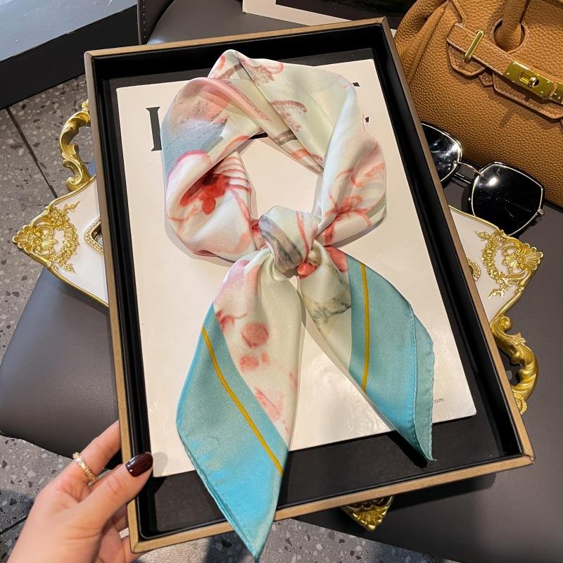 Silk scarf women's neck new scarf with coat 70 small square scarf scarf mother high-end scarf