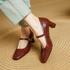 Zapatos individuales franceses para mujer primavera y otoño 2025 boca poco profunda punta cuadrada tacón medio tacón grueso tacones altos cuero burdeos zapatos Mary Jane para mujer