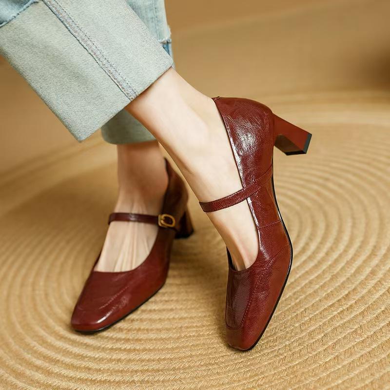 Zapatos individuales franceses para mujer primavera y otoño 2025 boca poco profunda punta cuadrada tacón medio tacón grueso tacones altos cuero burdeos zapatos Mary Jane para mujer