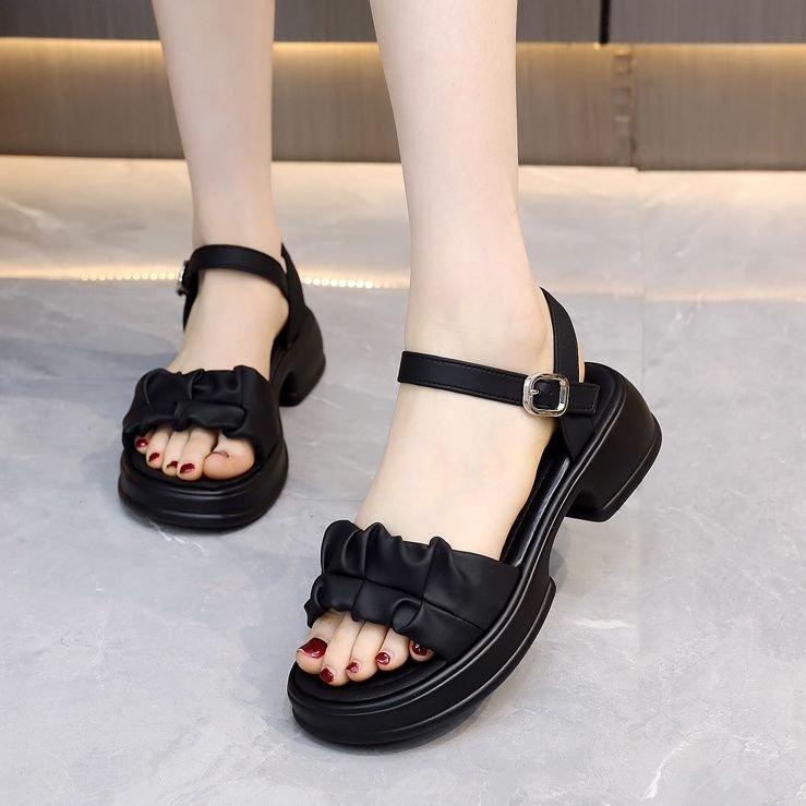 

Женские летние сандалии на небольшой платформе с увеличением высоты, 2024, новый сказочный стиль, повседневные, универсальные, на толстом каблуке, пляжная обувь 35 чёрный