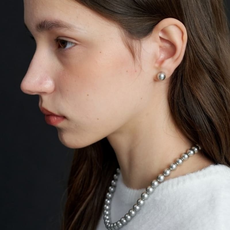 LOVE ME MONSTER Essential Pearl Necklace 8mm (L233MNK010)