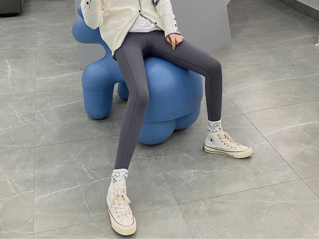 2025 Korean Style Shark Yoga Leggings - Versatile, Slimming Nine-Point Pants For Women