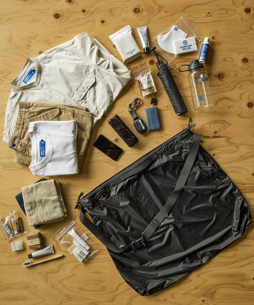 Gordon Miller Cordura Ripstop Nylon Shoulder Bag, 40L, Highly Water-Resistant, High-Strength, Ultra-Lightweight, with Carabiner, Navy, 01813384