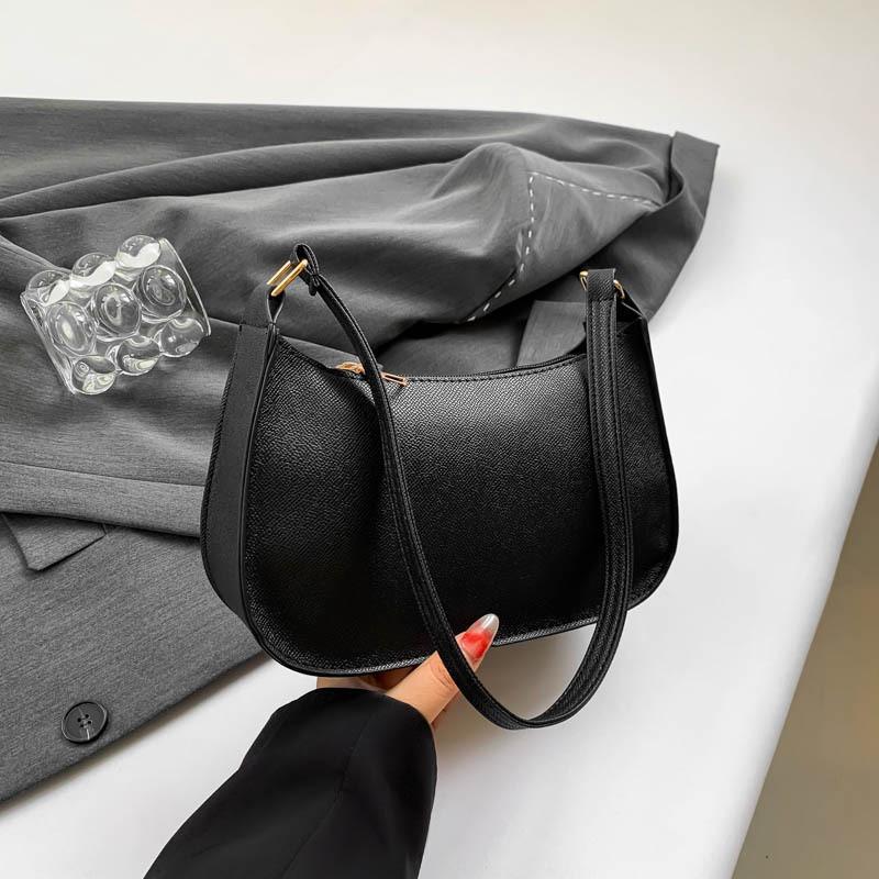 Trendy New Moon Bag Stylish Retro Handbag Perfect For Everyday Use In Multiple Colors