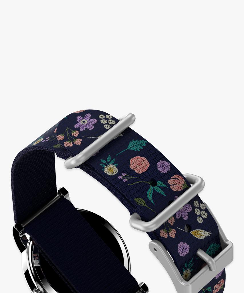 Taimaegseu X Peanuts Weekender Snoopy Floral Fabric Watch 31Mm