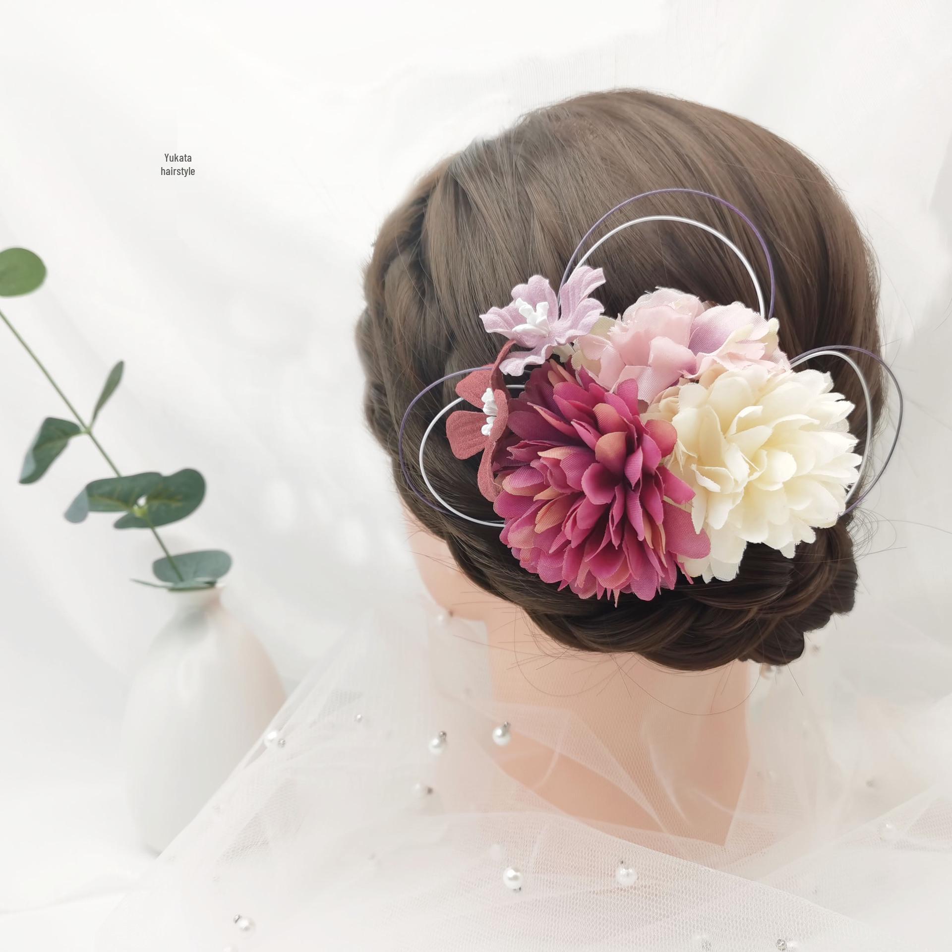 

Japanese Wafuu Silk Chrysanthemum Hair Comb - Handmade Yukata Kimono Accessory зелёный