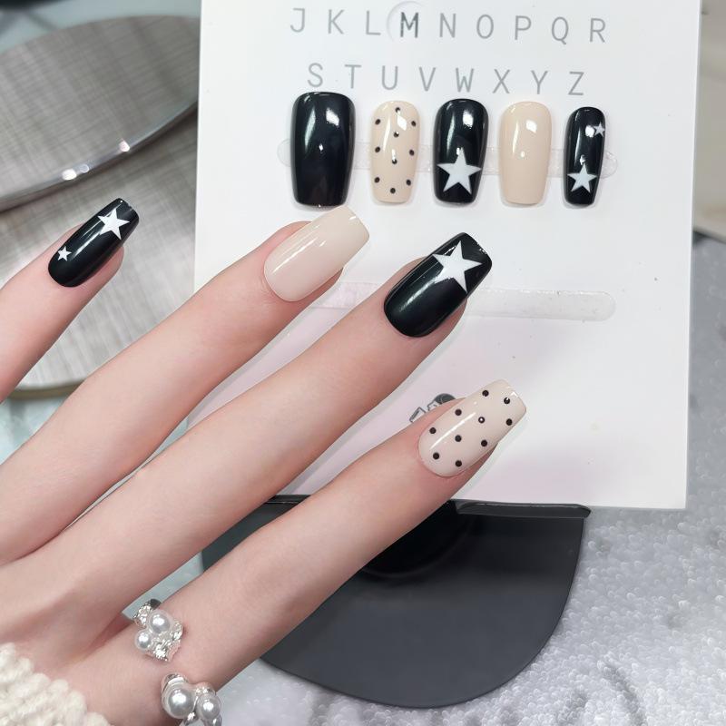 Black & White Polka Dot Star Press-On Nails: Simple, Skin-Brightening, Autumn/Winter Style, Short & Beautiful Nail Stickers