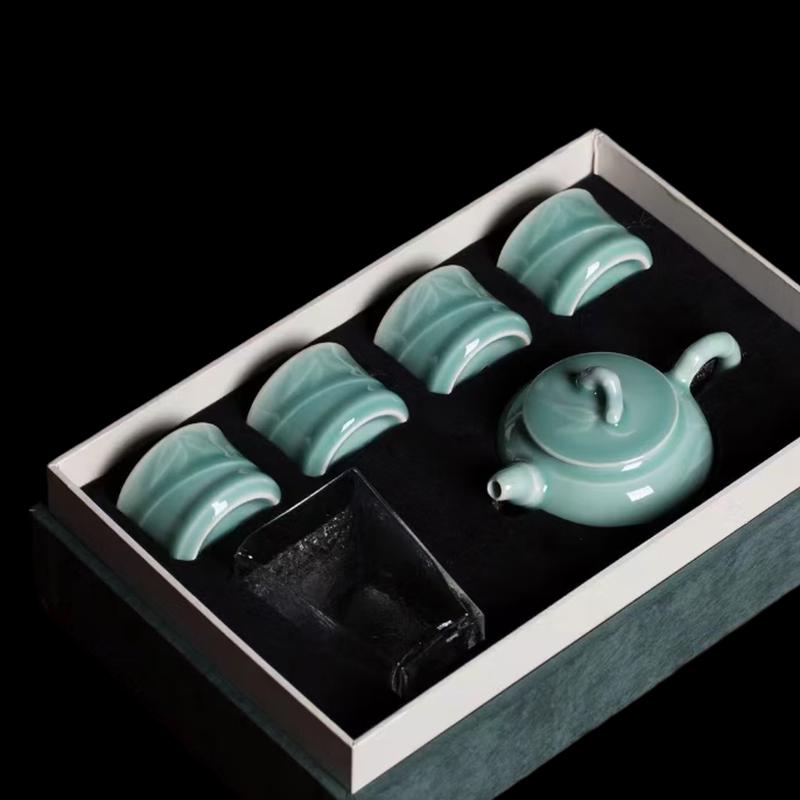 Yi Hu De Qing Feng Zhu Yun Ceramic Tea Set Gift Box