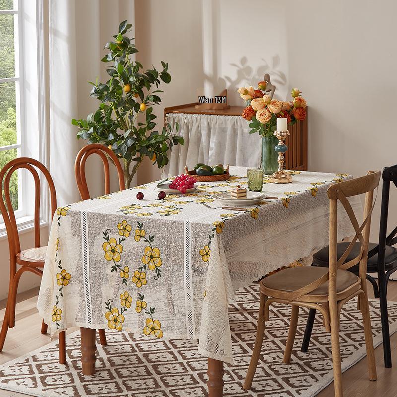 American Christmas Red Lace Tablecloth - High-End Polyester Decoration for Coffee & Dining Tables