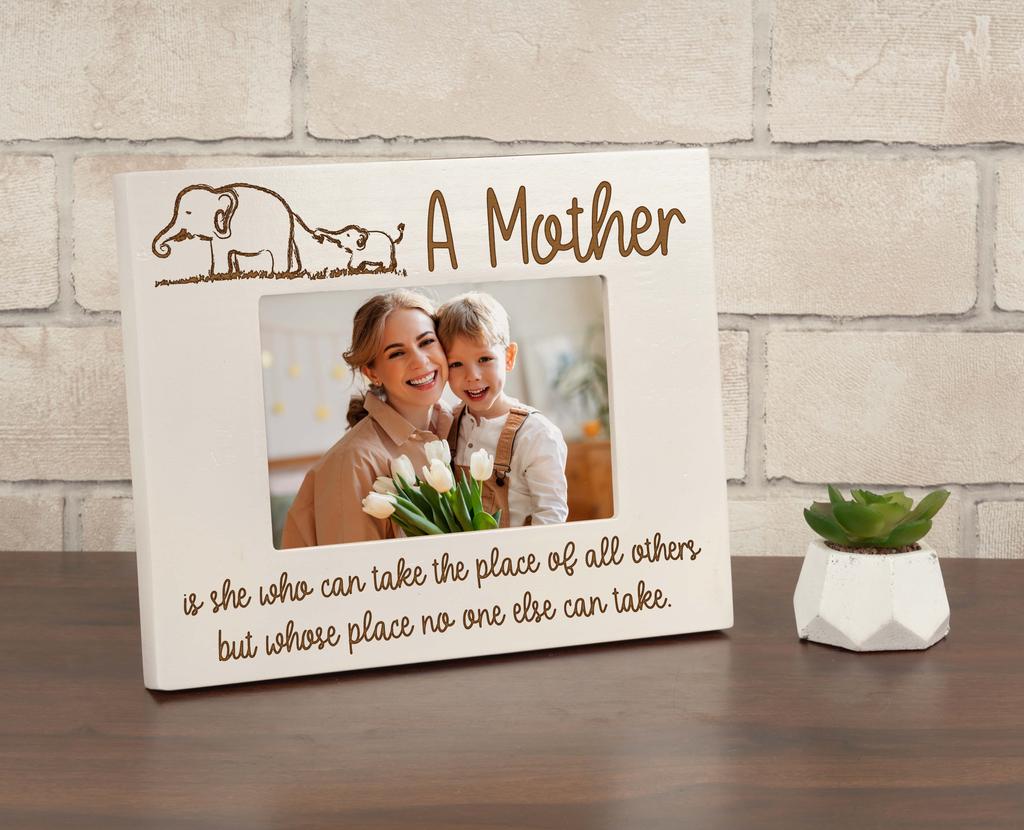 Darling Souvenir Made With Love  Engraved Table Top Photo Frame  Wooden Love For Mom Quotes White Picture Frame Gift For Mother's Day, 4x6Photo Size