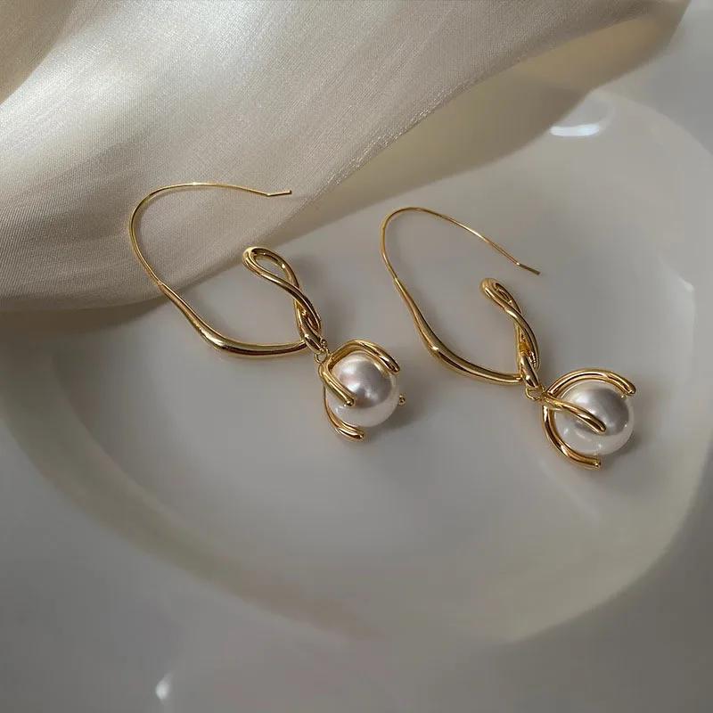 Metal Twisted Line Vintage Imitation Zircon Earrings Fashion Elegant Dangle Earrings luxury Design Women Zircon Accessories