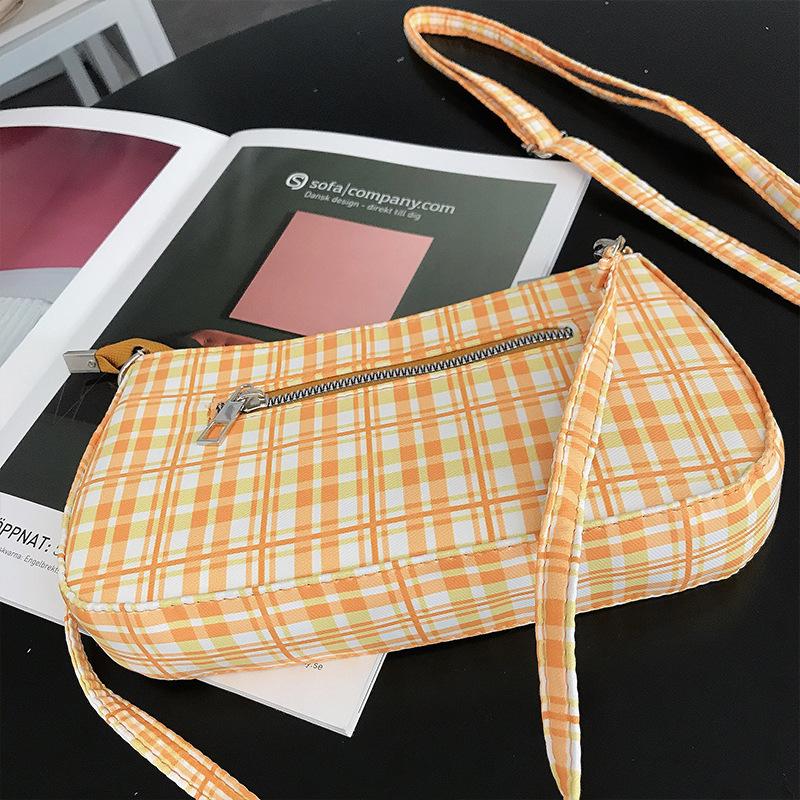Sommerliche, schlichte und modische orange karierte Tasche im gleichen Stil, Crescent Art Bag, eine Schultertasche für die Achsel