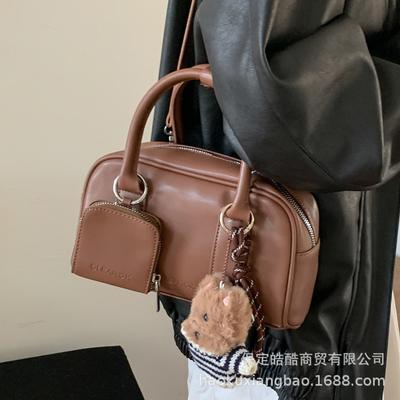 Going Out Small Bag Women's 2025 New Crossbody Pillow Bag Autumn and Winter Popular Fashion Boston Bag Shoulder Bag