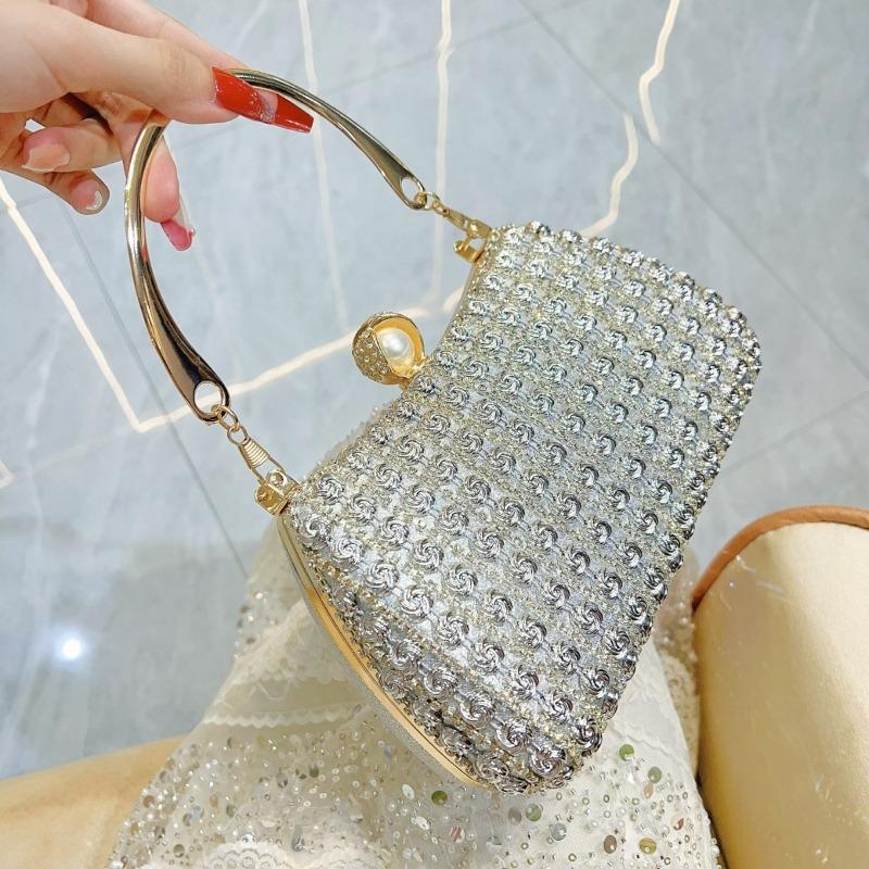 This Handbag Is A High-end Single-shoulder Crossbody Dinner Bag for Socialites