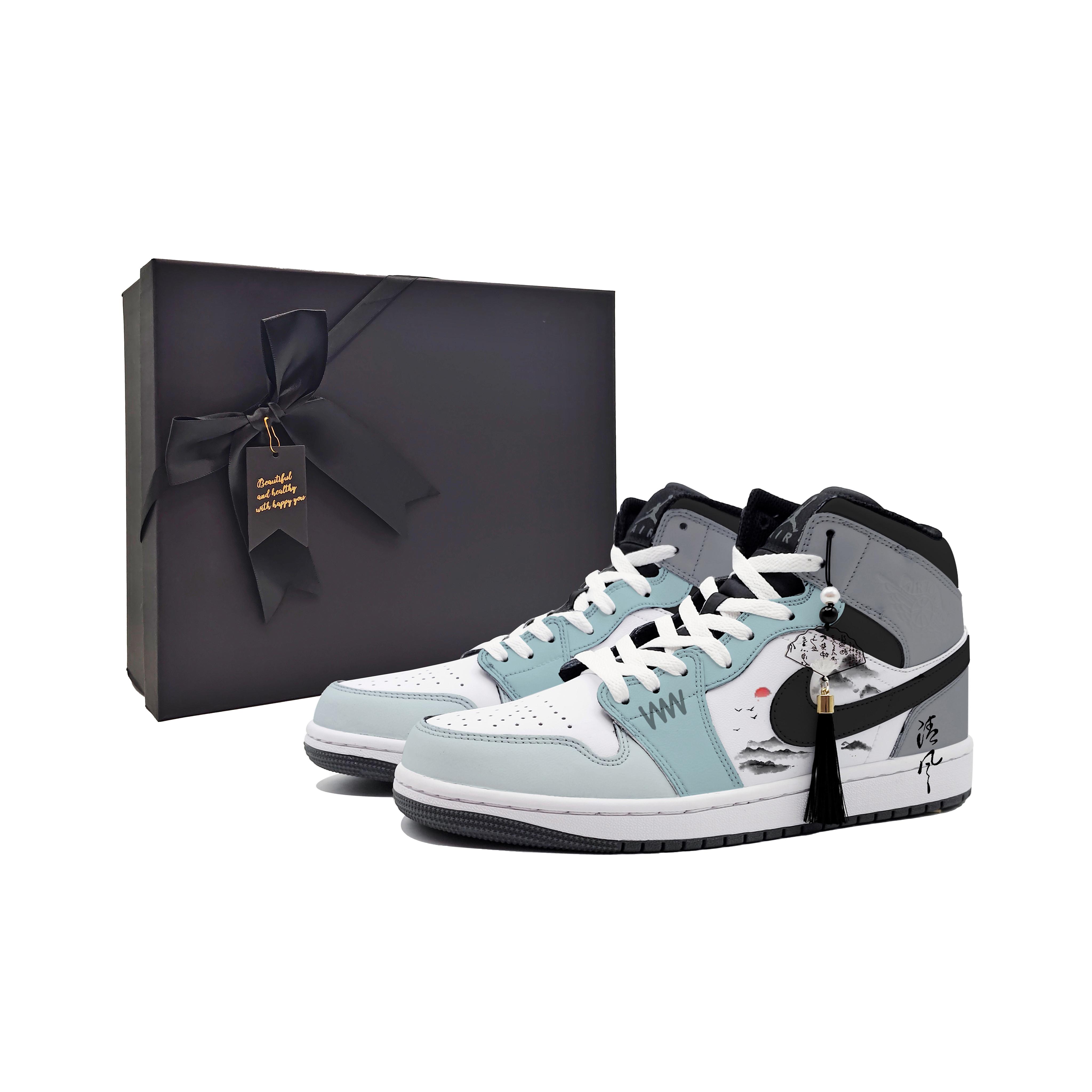 

Jordan Air Jordan 1 Sloping Sunlight, Fading Breeze Abrasion Resistant Mid top Vintage Basketball Shoes Unisex Gray DQ8426-001(Team603-S-BOX) 36
